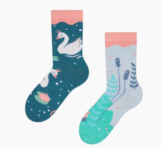 Otroške nogavice DEDOLES - kratke, Swans, 1 par, 31-34