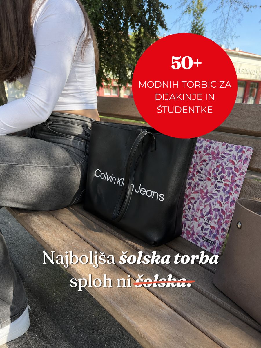 Študentka sedi na klopeti s črno torbo Calvin Klein Jeans in vijoličen vzorčast zvezek; na vrhu desne strani rdeč promocijski krog s tekstom.