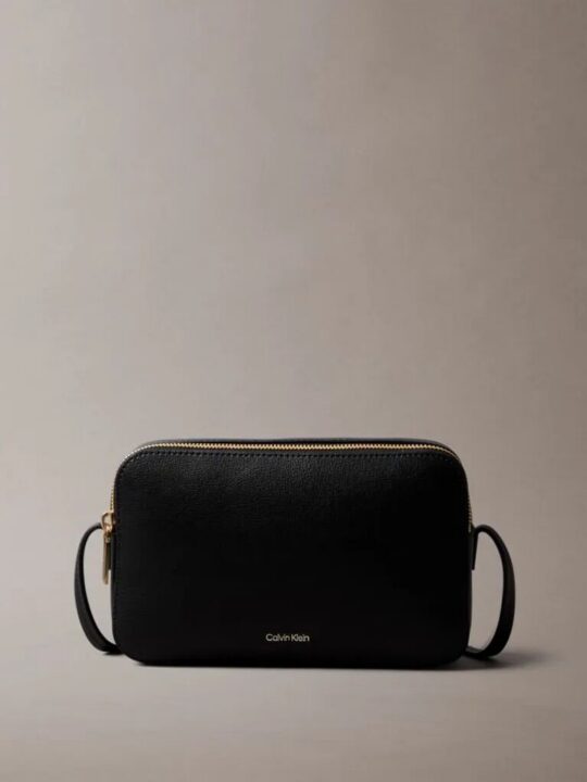 Torbica za čez ramo  Calvin Klein - črna